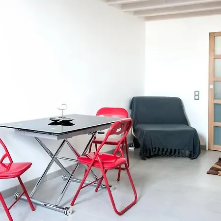 Superbe T1 Bis De 35 M2 - Stationnement Gratuit - Proche Gare Et Port - Droit * ラ・ロシェル