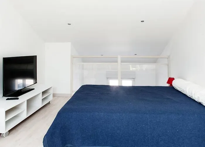 Superbe T1 Bis De 35 M2 - Stationnement Gratuit - Proche Gare Et Port - Droit