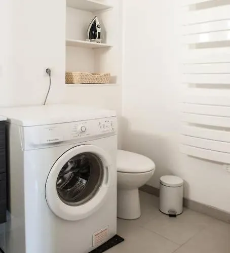 Superbe T1 Bis De 35 M2 - Stationnement Gratuit - Proche Gare Et Port - Droit Apartamento *